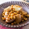 鶏肉と大豆のにんにく黒酢煮込み